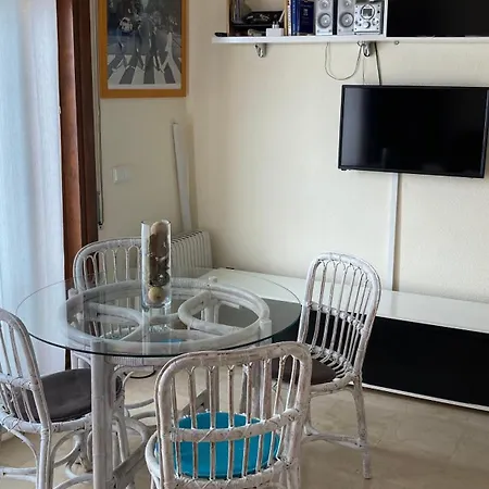 Apartamento L'Escala Apartment *