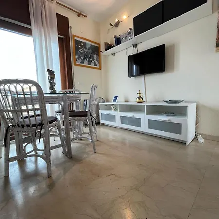 Apartamento L'Escala Apartment *